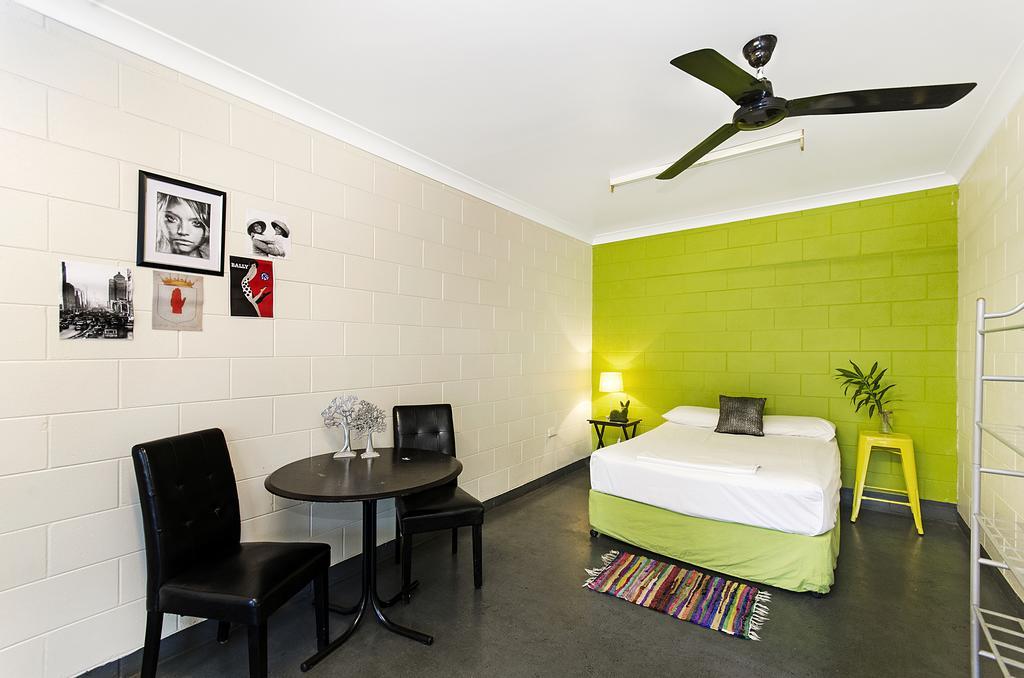 Adventurers Backpackers Pansiyon Townsville Dış mekan fotoğraf