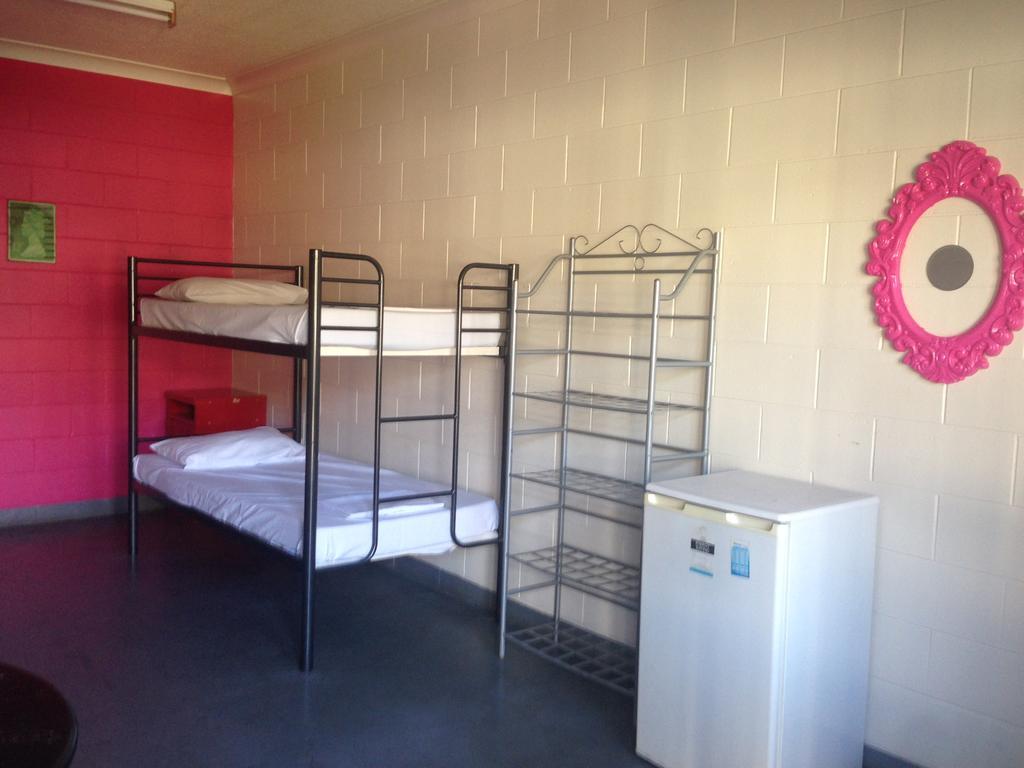 Adventurers Backpackers Pansiyon Townsville Dış mekan fotoğraf